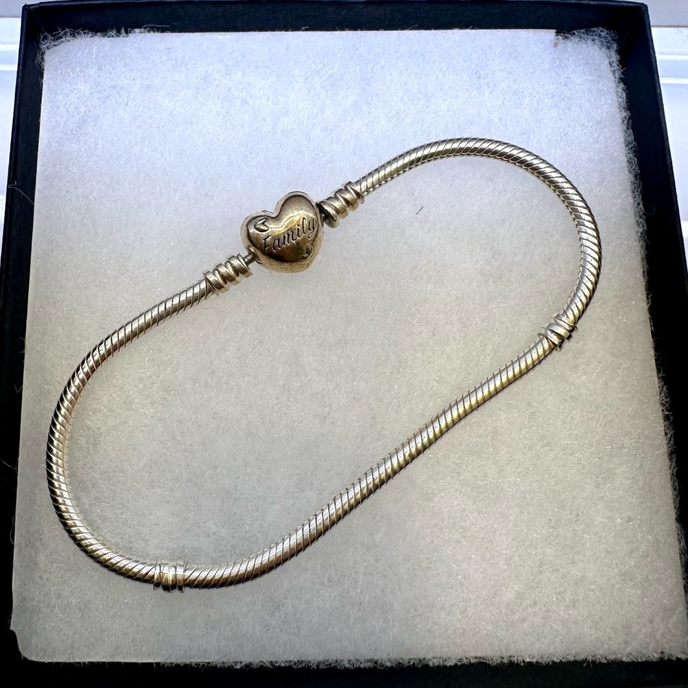 Pandora Moments Family Tree Heart Clasp Snake Chain Bracelet
